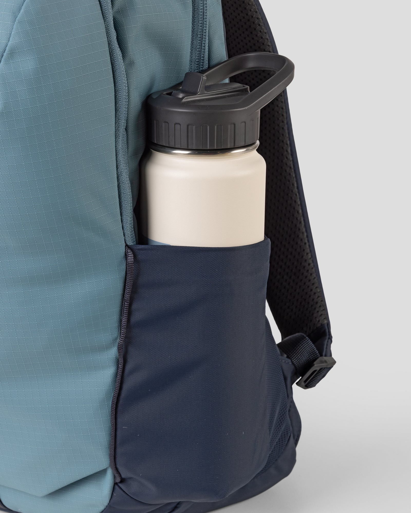 Axon Everyday Backpack - 20L - Washed Blue/Pure Navy - Image 6