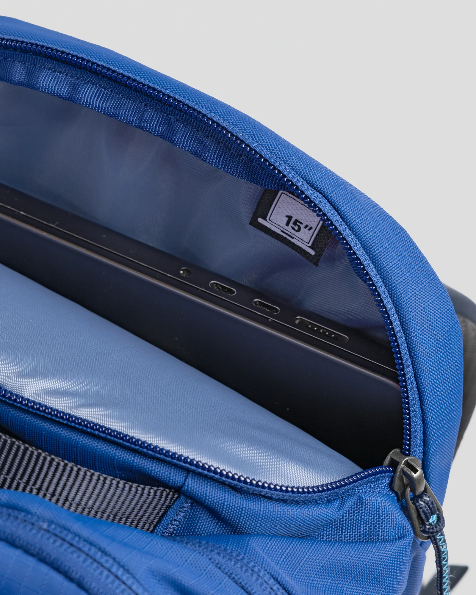 Axon Everyday Backpack - Bright Navy/Pure Navy - Image 5