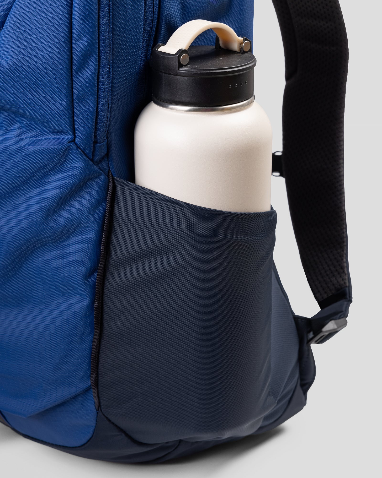 Axon Everyday Backpack - Bright Navy/Pure Navy - Image 6