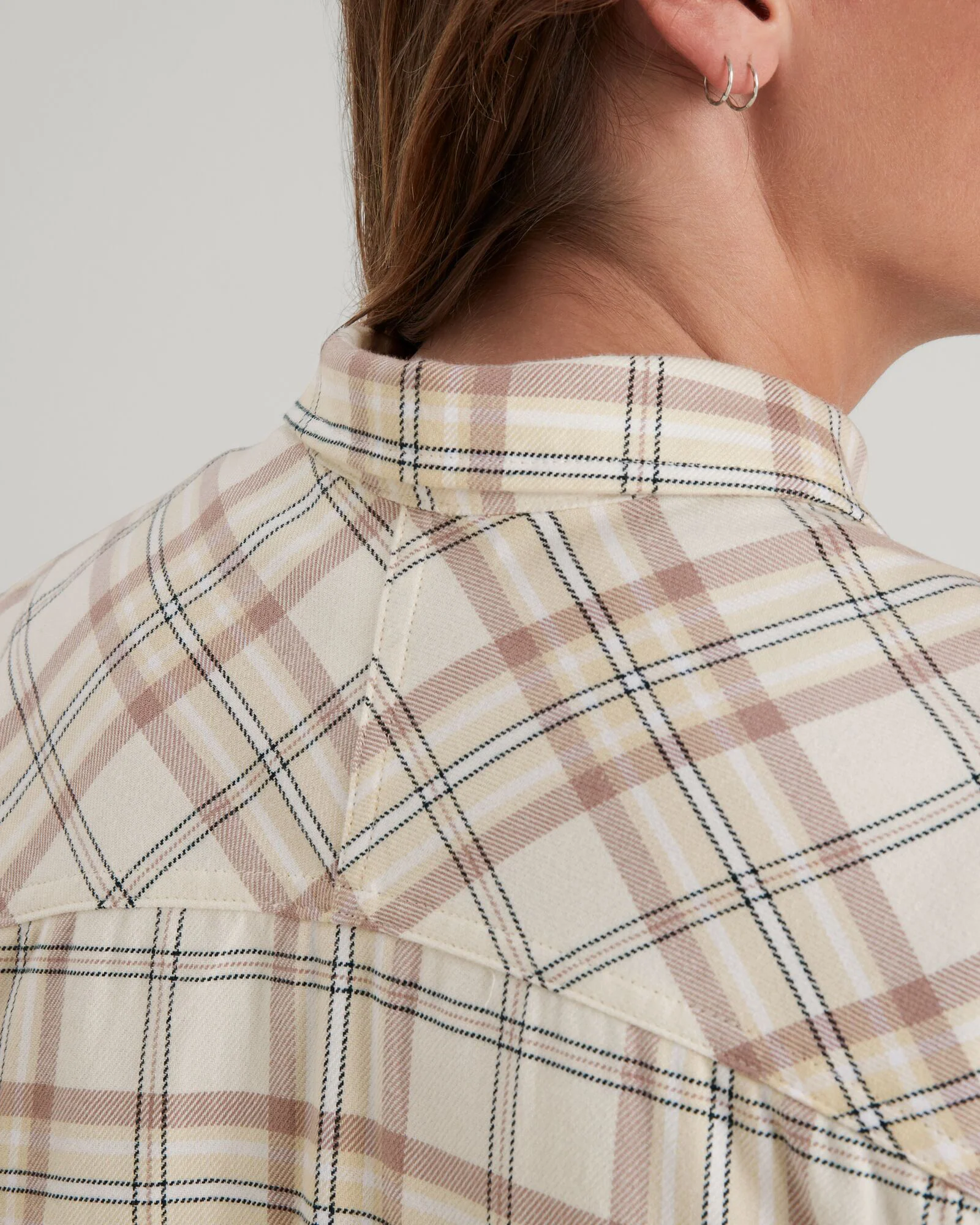 Carrillon Women's HF Long Sleeve Shirt - Natural/Drift Check - Image 5