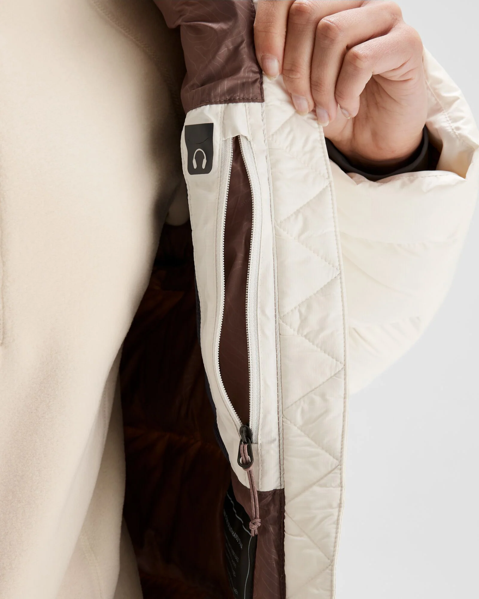 Women's Epiq Down Jacket - Natural - Image 8