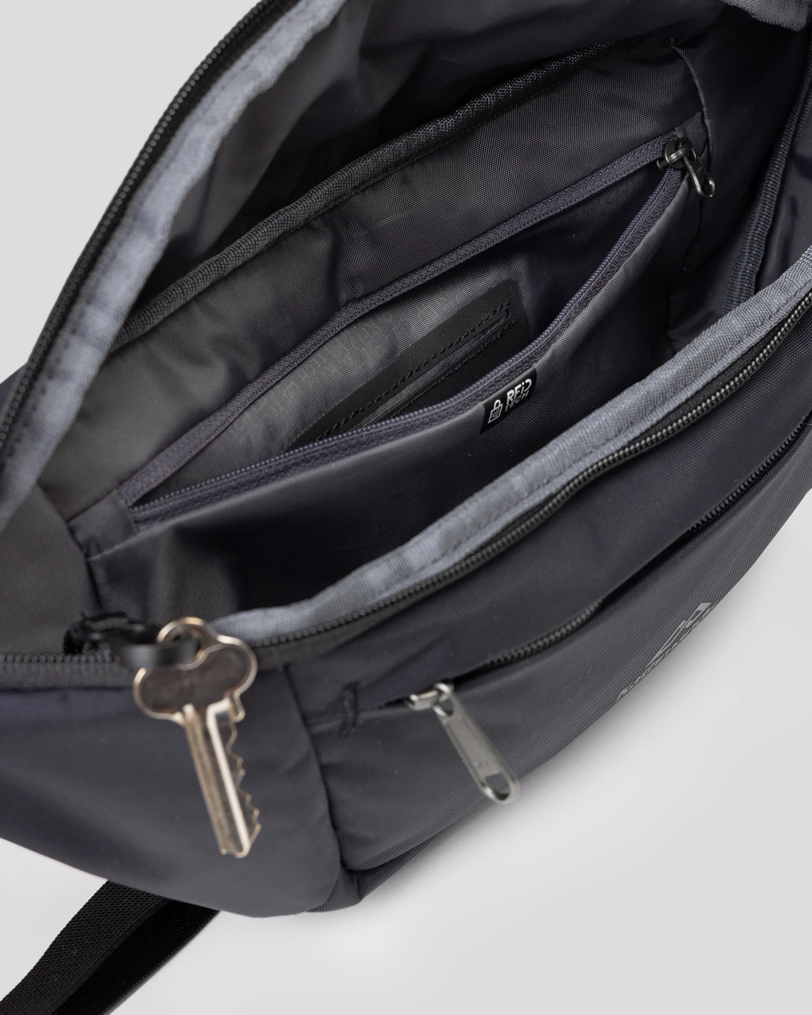 Flight RFID Hip Pack - Black Stingray - Image 2
