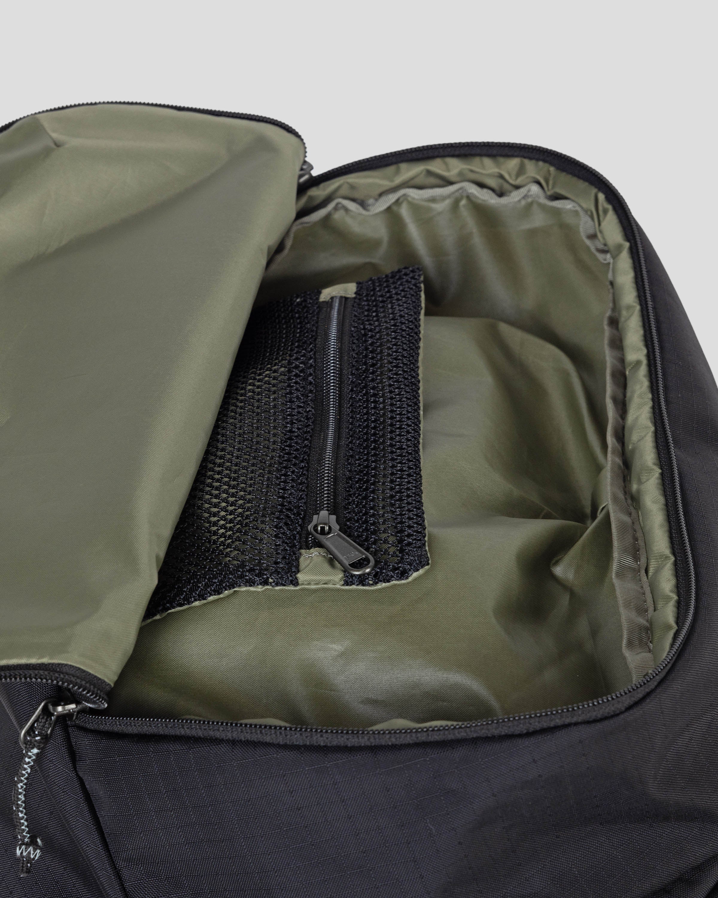 Interloper Pack - 65L - Black Stingray - Image 6