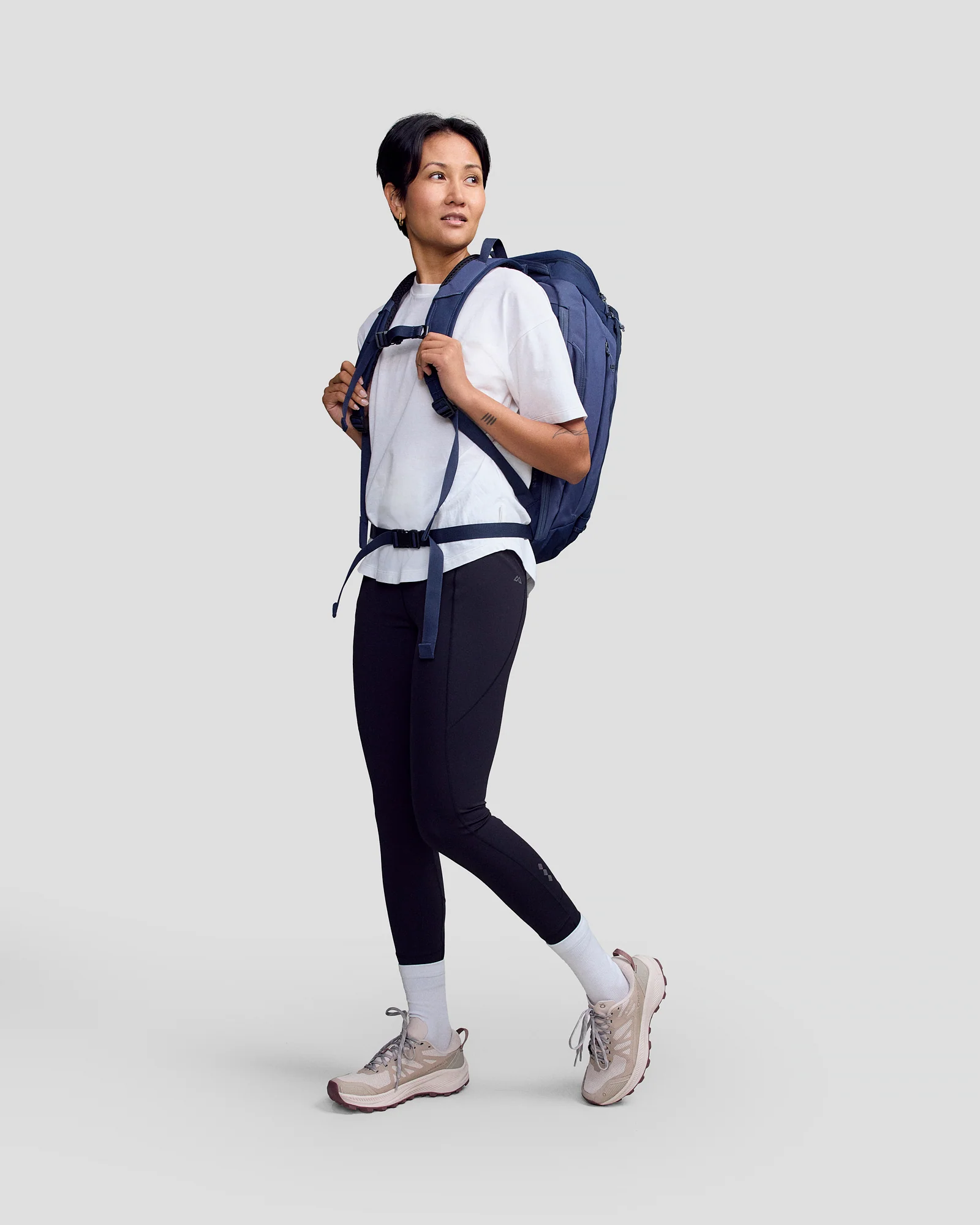 Litehaul Pack v3- 28L - Pure Navy/Mid Navy - Image 2