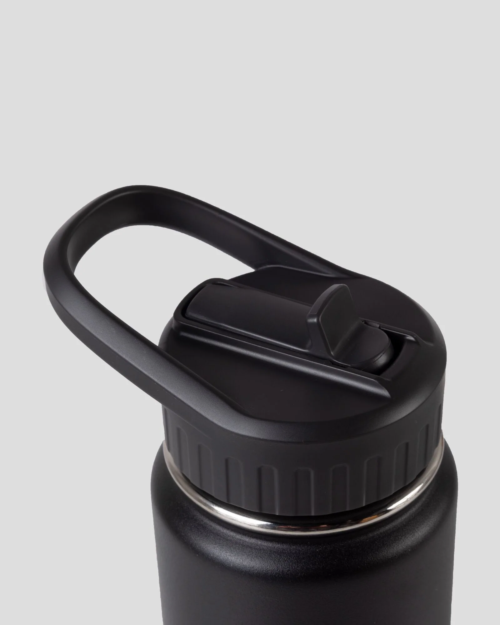 Straw Lid Insulated Bottle NZ - 710 ml - Black Stingray - Image 2