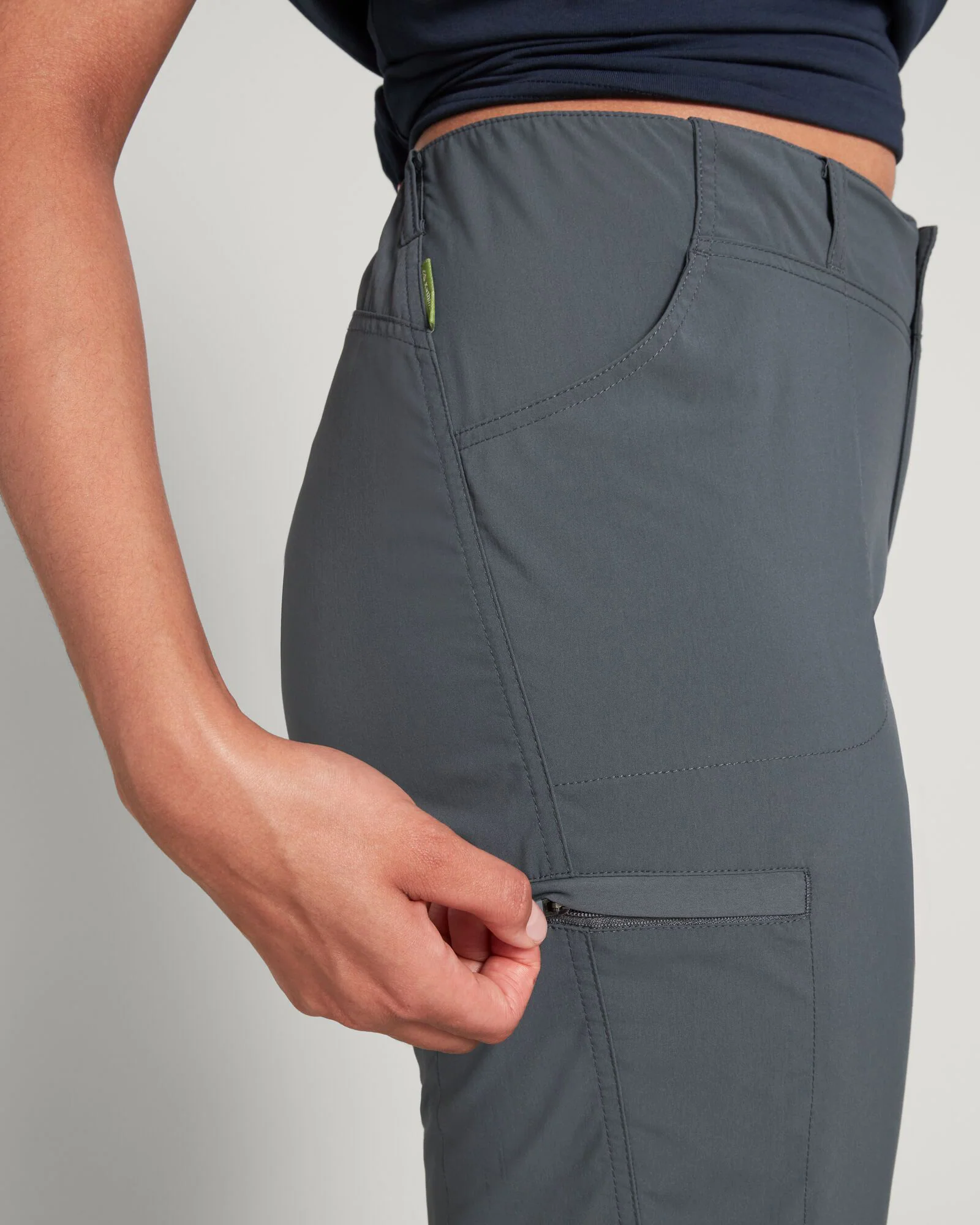 Praca Women's Hiking Shorts - Granite - Image 4