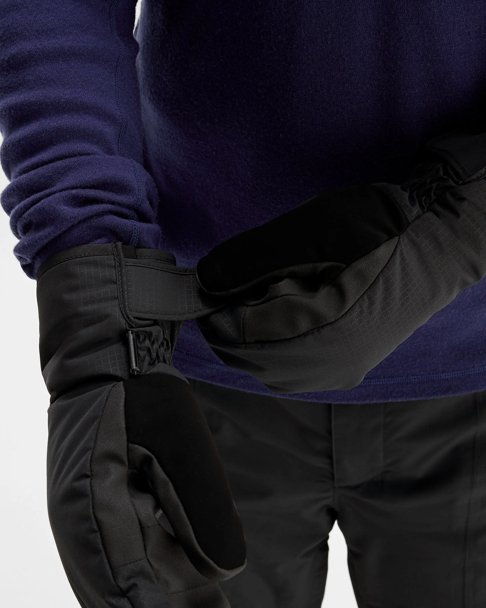 PWDR-Days Insulated Snow Mittens - Black Stingray - Image 3