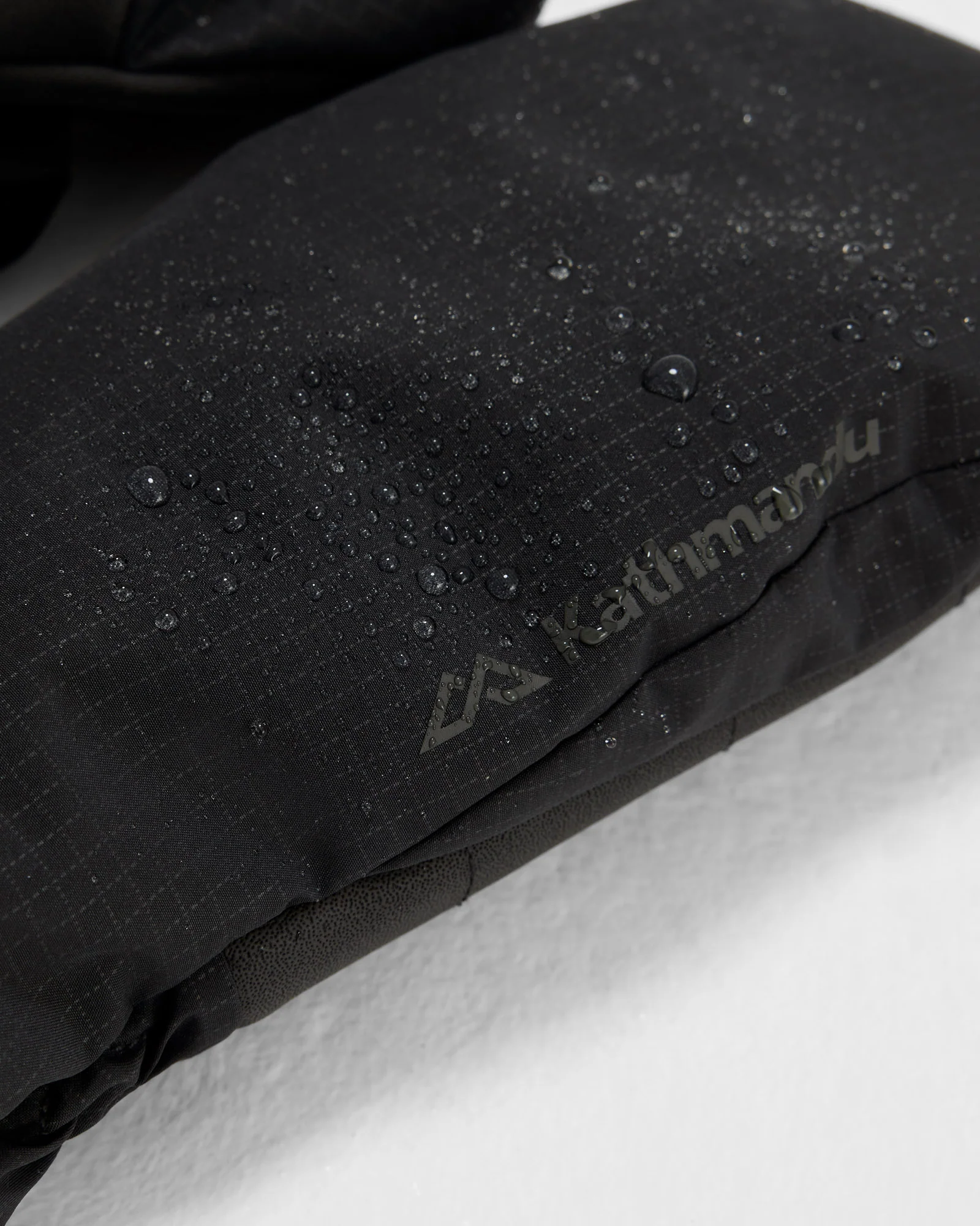 PWDR-Days Insulated Snow Mittens - Black Stingray - Image 7