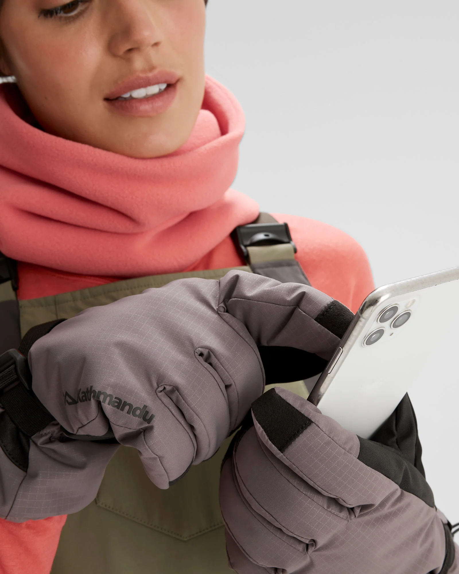 PWDR-Days Women's Insulated Snow Gloves - Light Quartz - Image 6