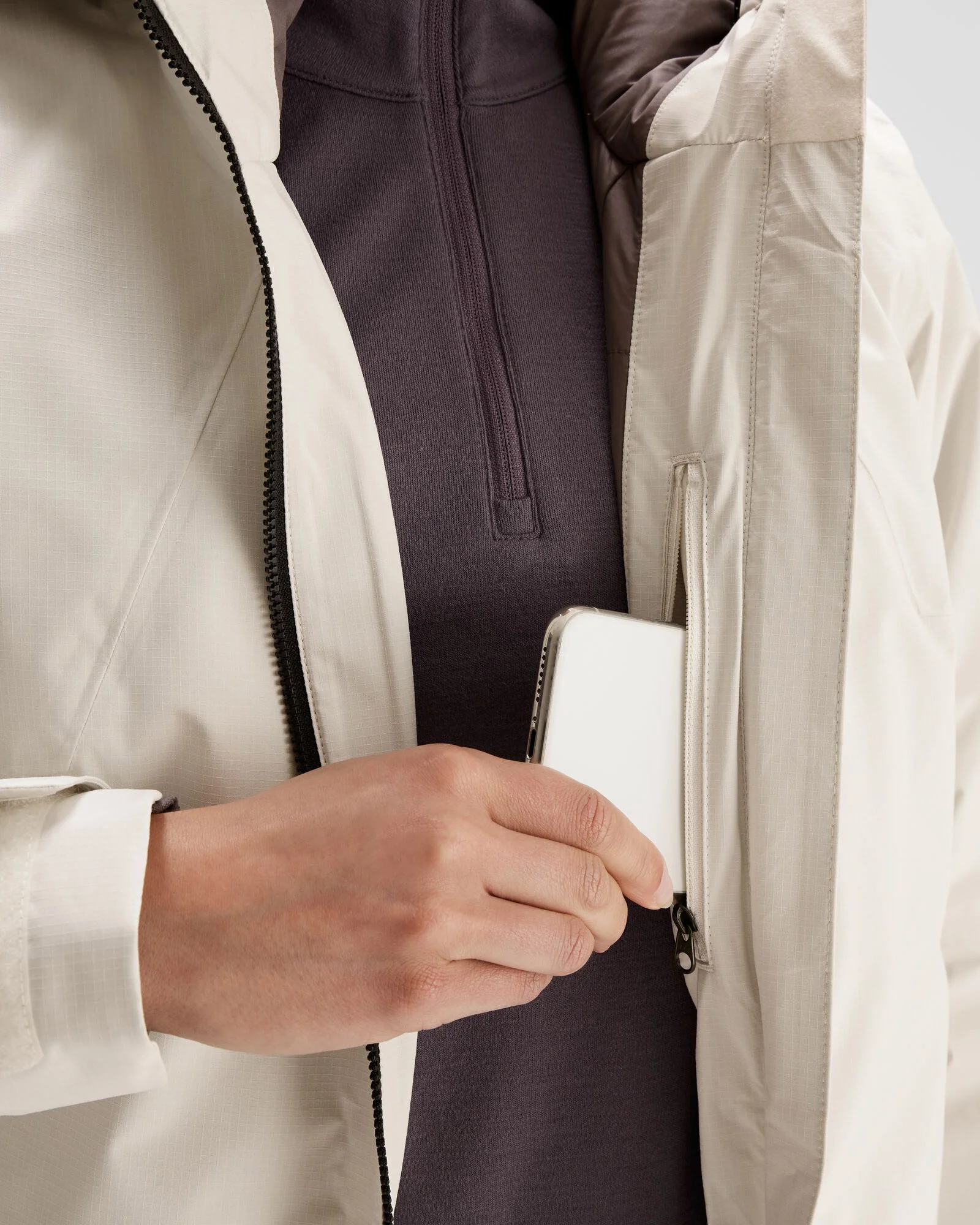 Women's Trailhead 2L Insulated Rain Jacket - Natural - Image 9