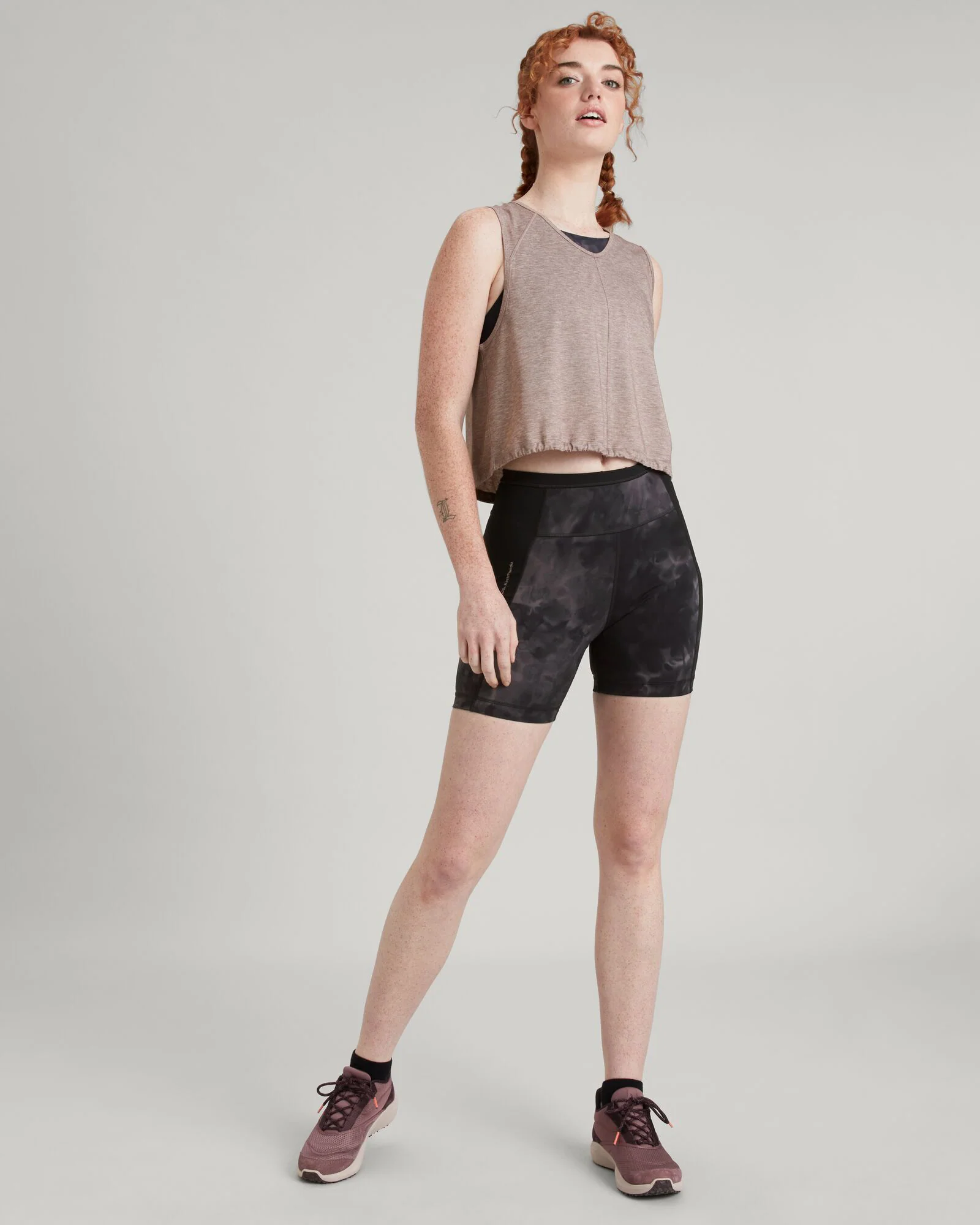 WELL.DER.NESS Move Women's Tight 6" Shorts - Light Quartz Sunburst Print - Image 2