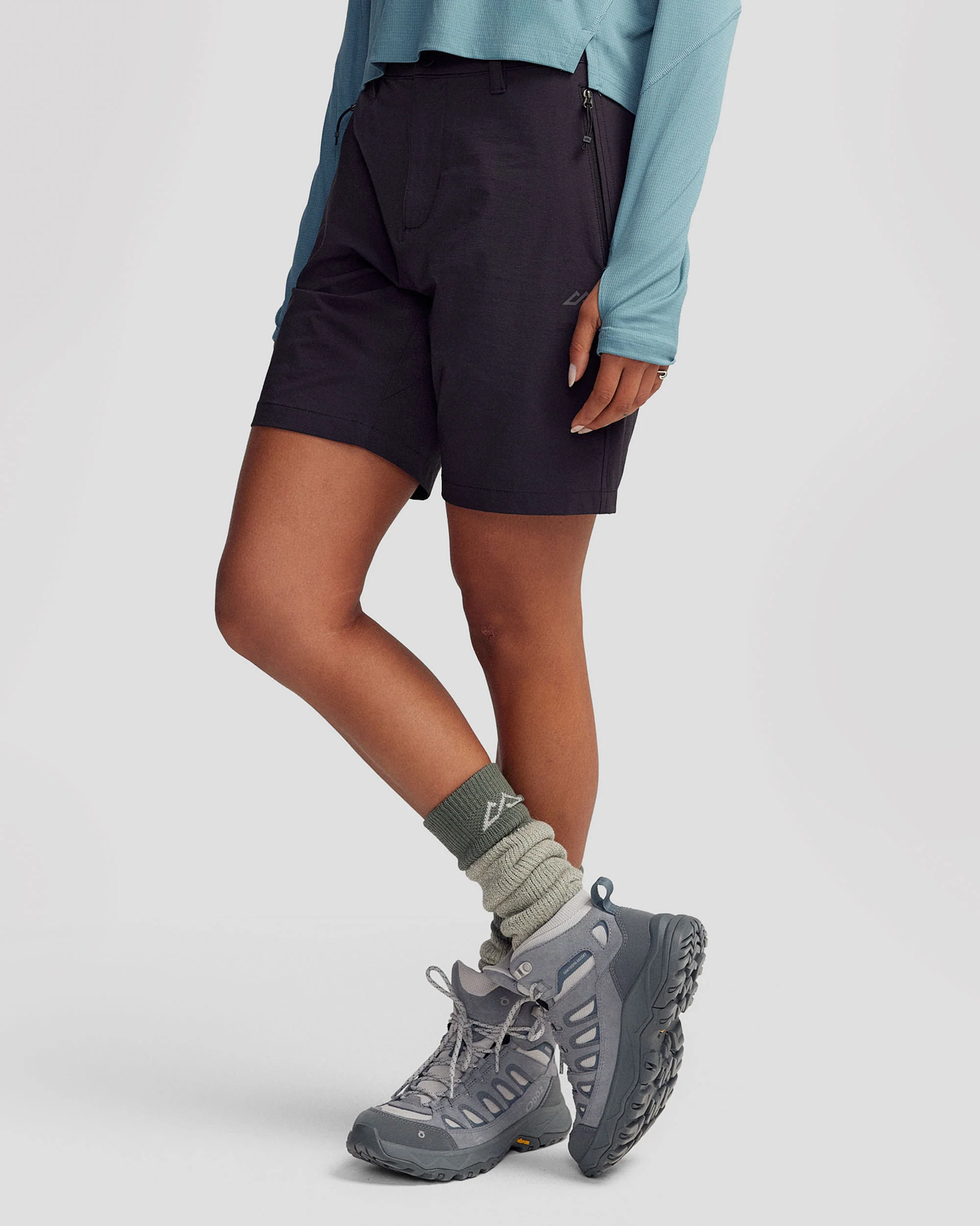 Women’s Ridge 7” Shorts - Black Stingray - Image 2