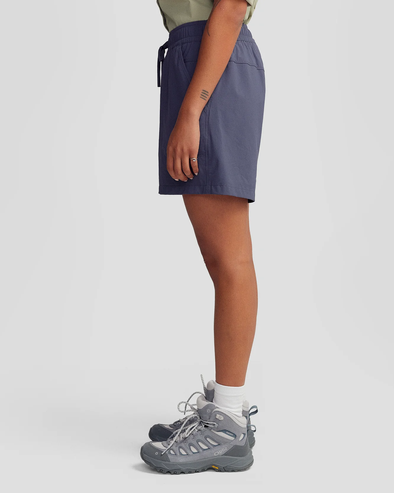 Women’s Trailhead 4” Shorts - Mid Navy - Image 2